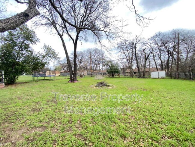 Building Photo - 145 Gordon Dr