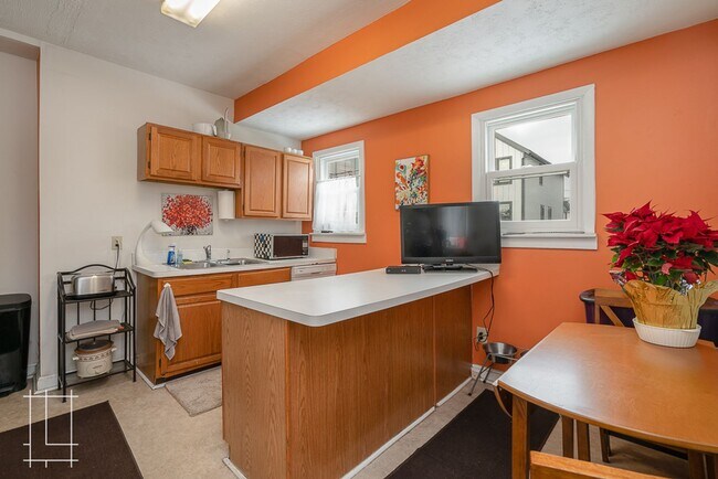 Building Photo - Available 11/3/2025