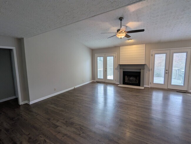 Building Photo - 1403 Cedardale Ct