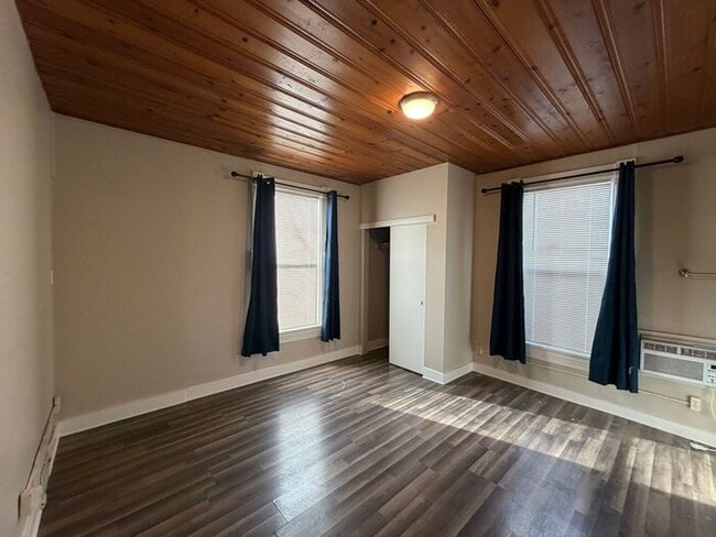 Building Photo - 527 Nevada St