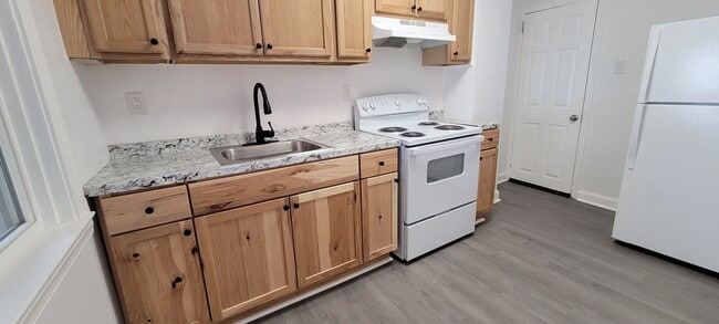 Building Photo - Newly Renovated 3BR Home – Lancaster – Move-In Ready