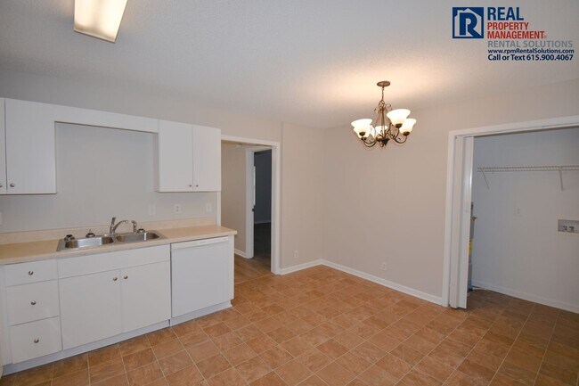 Building Photo - Adorable 3BD 2BA in north Murfreesboro w/ ...