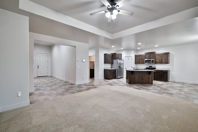 Building Photo - Comfort & Style: Spacious 3-Bed, PLUS LARGE OFFICE, 2-Bath Retreat in DESERT CANYON"