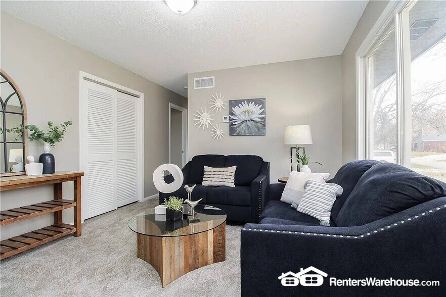 Building Photo - 1933 E 25th St