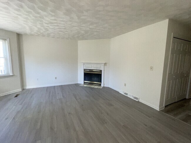 Building Photo - 45 Shawsheen Rd