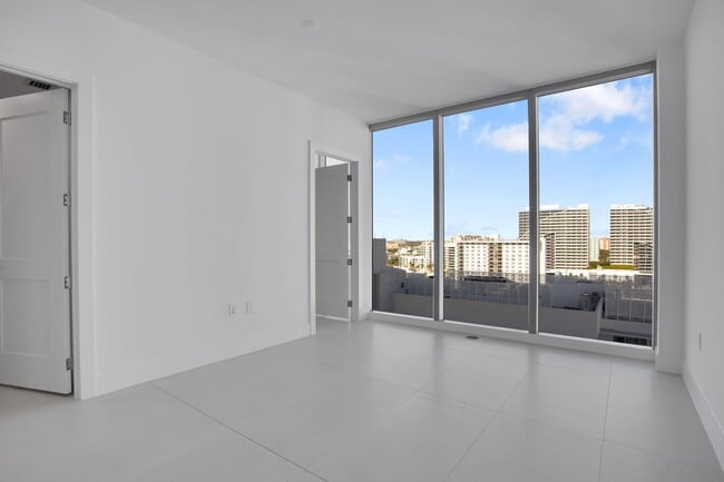 Building Photo - 151 N Seabreeze Blvd