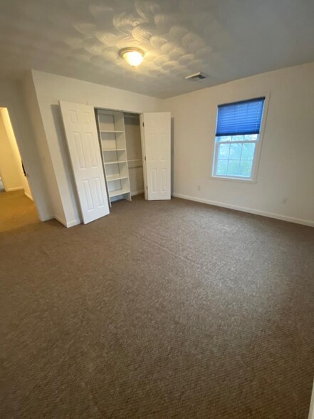 Building Photo - 287 Lockwood St