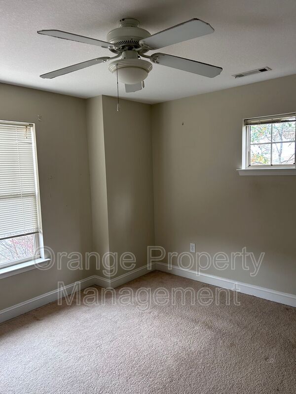 Building Photo - 204 Kelly Rd