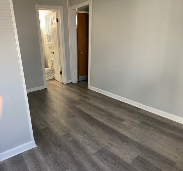 Building Photo - 947 E Market St