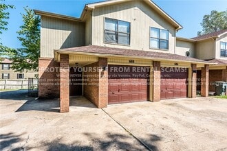 Building Photo - 686 W Martha Dr