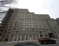 Building Photo - 323 W 96th St