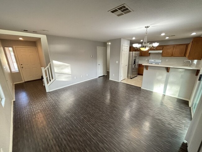 Building Photo - Gorgeous 3Bed/2.5Bath/2Car, 2-Story Home located in Spring Valley- $300 Off Move in Fees!