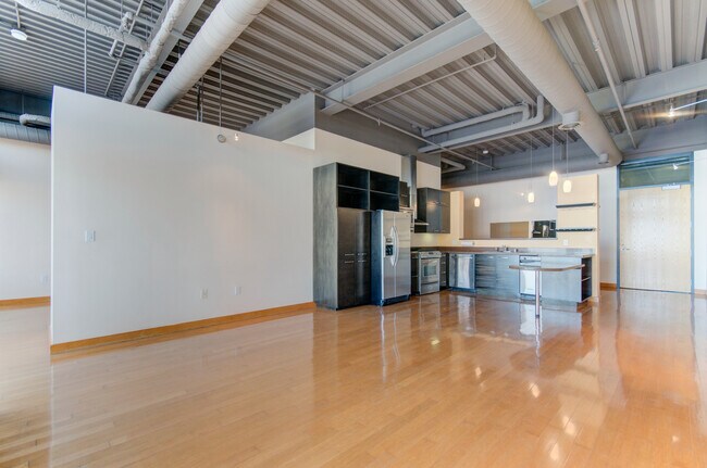 Building Photo - Luxury Gold Lofts! Bright Open Floor Plan with City Views-Secure Parking