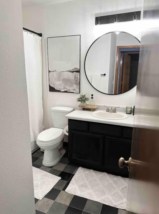 Building Photo - 385 Explorer Ct