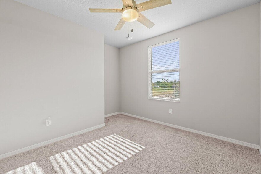 Building Photo - 4062 Hot Springs Ave