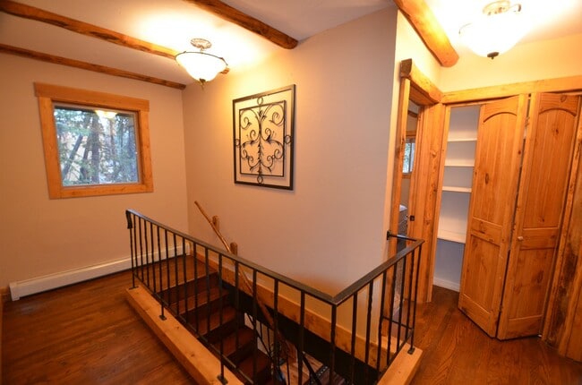 Building Photo - 471 High Point Dr