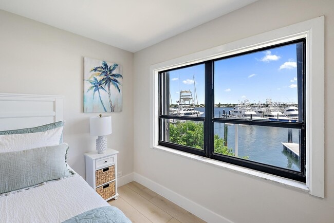 Building Photo - 1208 Marine Way