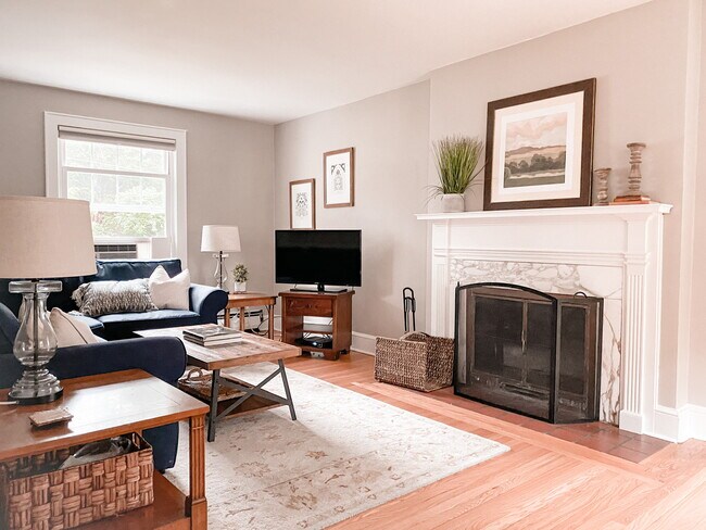 Living room - 61 Lexington Pky