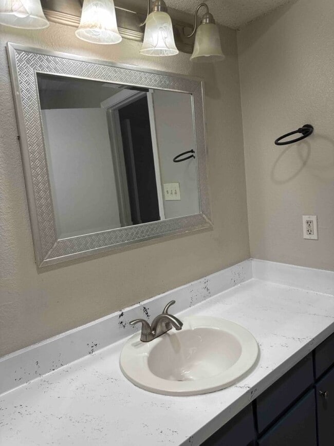 Building Photo - Duplex