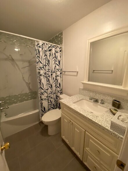 Building Photo - 2308 Schader Dr