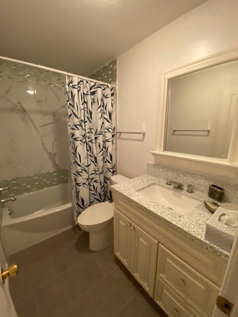 Building Photo - 2308 Schader Dr