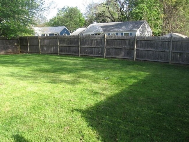 Building Photo - 102 Summer St