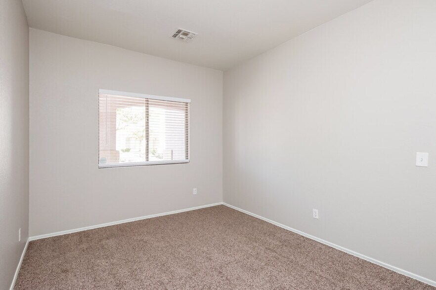 Building Photo - 1163 E Dust Devil Dr
