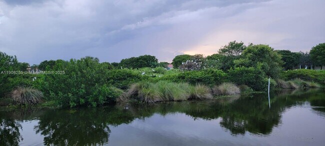 Building Photo - 2463 Centergate Dr