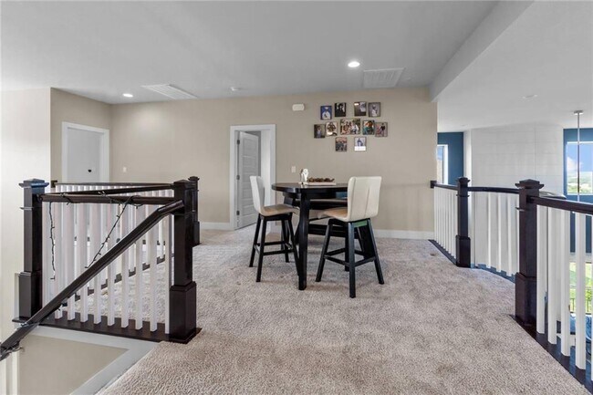 Building Photo - 820 Palamos Dr