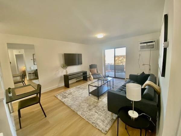 Building Photo - 30 2nd St