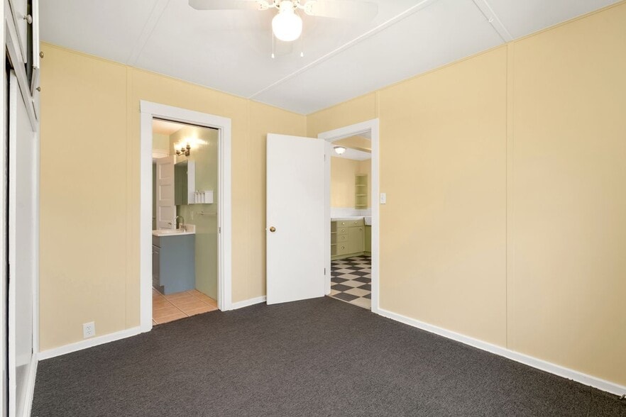 Building Photo - 505 E Olive Ave