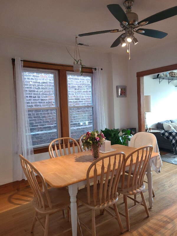 Building Photo - 2024 W Chicago Ave