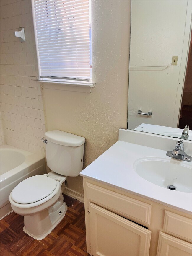 Building Photo - 16633 Gold Ridge Ln