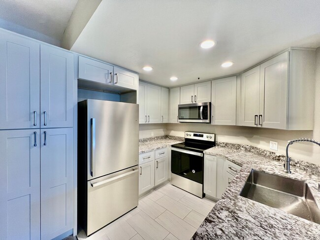 Primary Photo - Newly remodeled 2B/2BA Condo w/ reserved p...