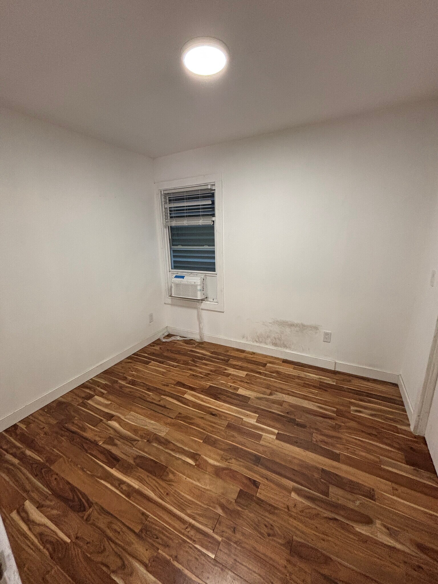 Building Photo - 774 State St