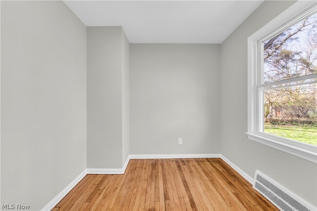 Building Photo - 3802 Park Dr