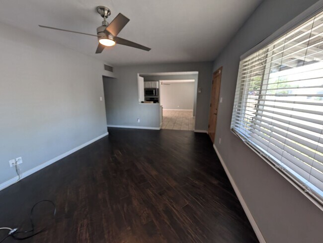 Building Photo - 3 Bedroom 2.5 Bathroom Cavalier Palms House