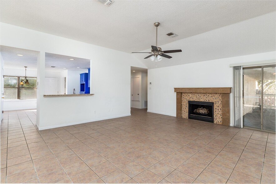 Building Photo - 11135 Quail Pass