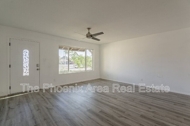 Building Photo - 8532 E Chaparral Rd