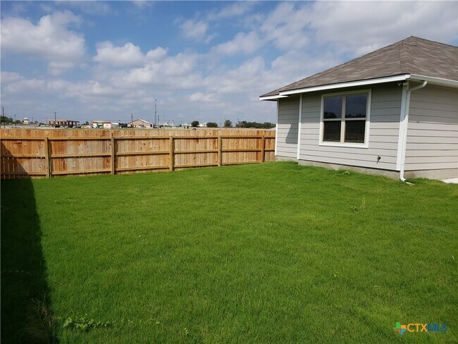 Building Photo - 1909 Euclid Dr