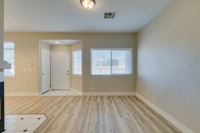 Building Photo - 3BDRM Townhome in Durango Trails community