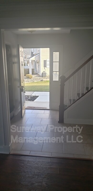 Building Photo - 1505 Saxony Dr