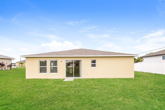 Building Photo - 1109 SW 2nd St