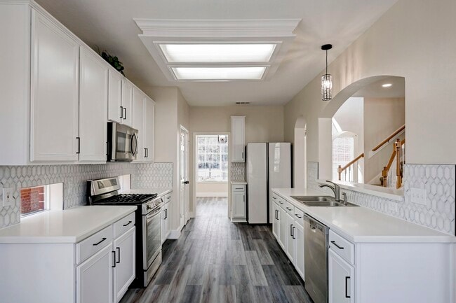 Building Photo - 4615 Russett Ln