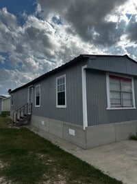 Building Photo - 300 S 1st St