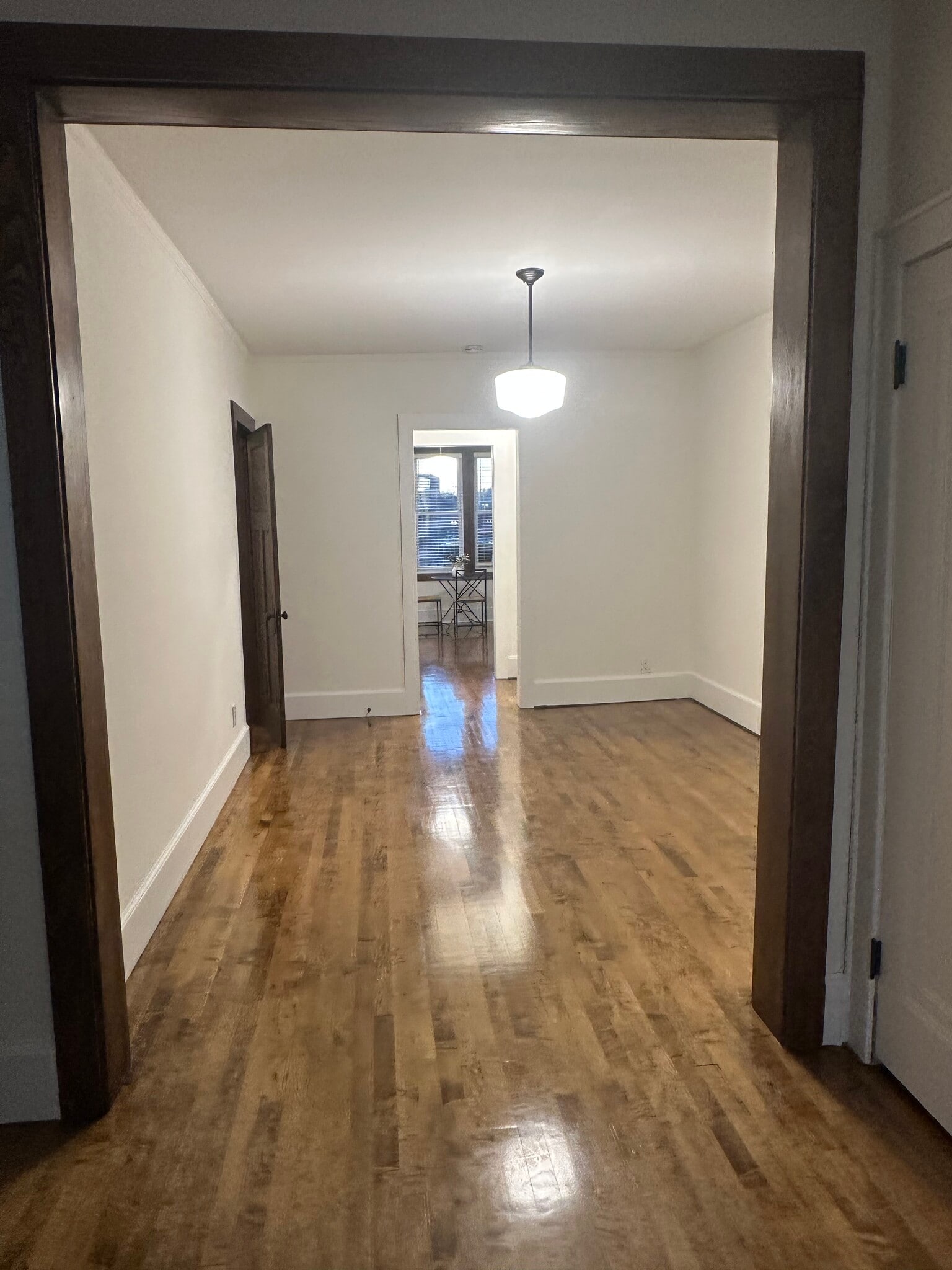 Building Photo - 418 Pleasant St