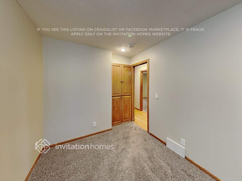 Building Photo - 14920 31st Ave N