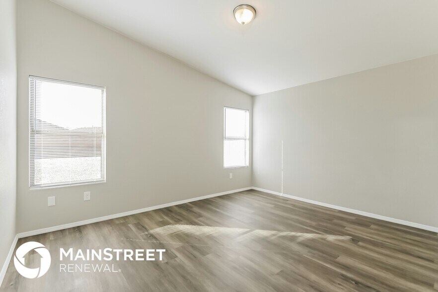 Building Photo - 6895 W Quailwood Way