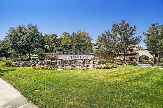 Building Photo - 30000 N Camino los Robles