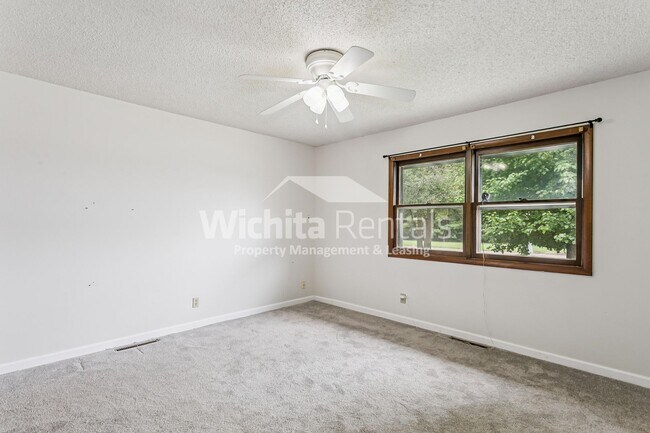 Building Photo - 1418 Money St